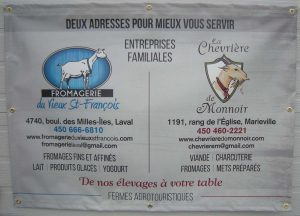 Bannière 13 oz en impression, couture tout le tour et œillet aux 2 pieds | Utilisation : Identification de kiosques dans des marchés publics, campagnes électorales ou politiques, événements sportifs ou musicaux