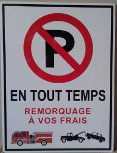 Plaque aluminium avec impression laminé UV, infographie incluse | Utilisation : Panneau de stationnement réservé, affiche interdiction de stationner, remorquage à vos frais, pancarte de stationnement pour handicapés, signalisation routière