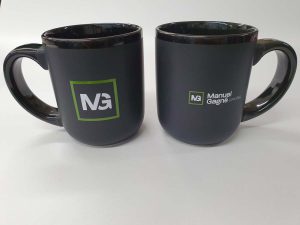Tasses personnalisées aux couleurs du logo du client | Utilisation : Une tasse promotionnelle est un moyen simple mais efficace d'accroître la visibilité, de créer de la loyauté et de générer des opportunités de marketing à long terme